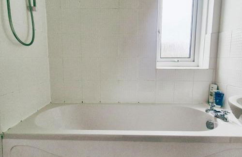 Comfy 3BR Flat on Quiet Street in Wollaton - Foto 33