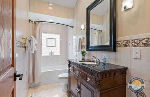 New Lake Como Retreat with Bar and Pool Table - Foto 19