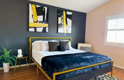 Spacious 4BR Fam Retreat King Bed WIFI And Parking - Foto 6