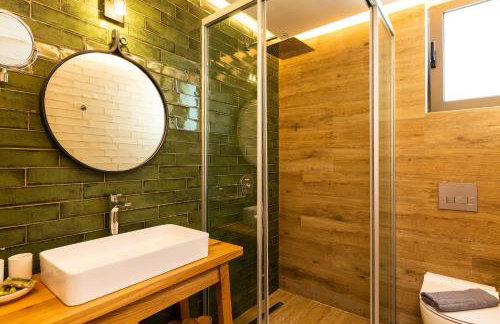 Vasilios Villa, with Pool, Gym & Close to Beach, By ThinkVilla - Foto 56