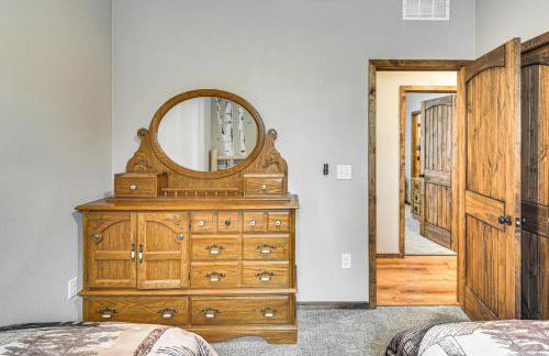 Hike and Fish Group Getaway with Hot Tub in Bailey! - Foto 17