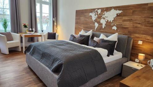 Das Ferienapartment Alexandrine direkt am Pfaffenteich mit eigenem Parkplatz - Foto 3