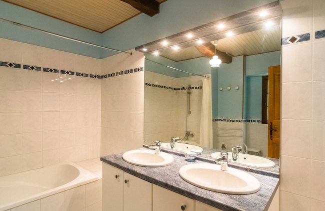 Chic Holiday Home in Siorac-en-perigord With - Foto 27