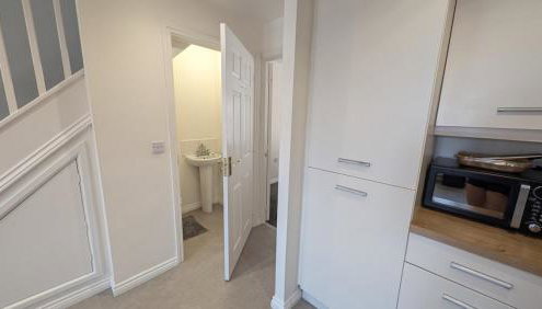 Large Modern House With Private Parking - Foto 5