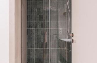 Stylish & Spacious Flat near the Beach by HostWise - Photo 26