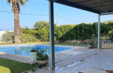 Spacious, Shiny, SeaView Villa, in Theologos - Foto 2