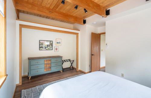 Stylish Deception Pass Retreat with Bay Views - Foto 12