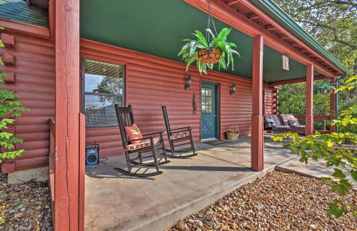 Hillside Cabin on 43 Acres with Private Lake and View! - Foto 1