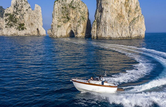 Crucero al atardecer por la costa de Capri y Sorrento en barco Todo incluido - Foto 37