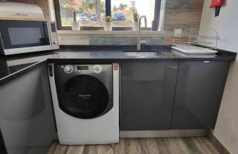 The Swallow's rest beach house - Meia Praia - Foto 4