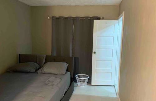 Apartment in Daytona Beach 1BR 1Bath Centrally Located - Photo 18