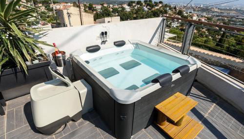 Bella Villa Piscine & jacuzzi - Photo 2