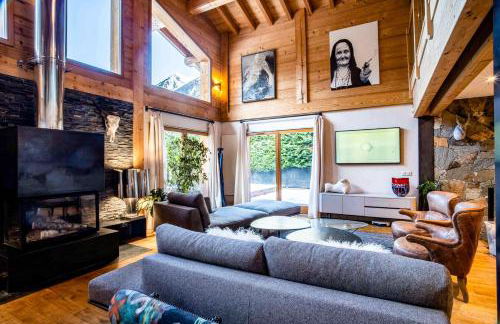 Chalet with garden close to the slopes - Photo 2