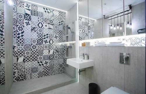 Sky Tower Apartments by Michał & Piotr - Photo 77