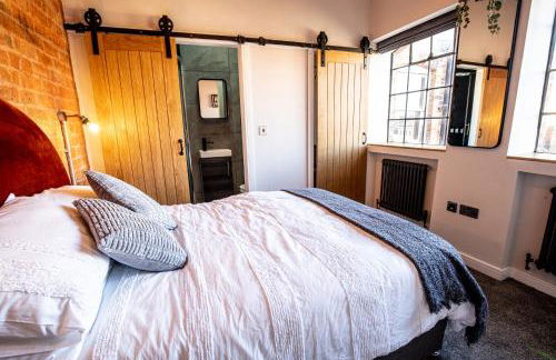 DJH Homes - Luxurious and chic 3BR Grade II Industrial House with log burner and electric blinds - JQ, Birmingham City - Foto 27