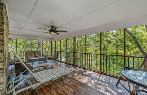 Chesnutt Cabin - Riverfront, Fire Pit, Game Room, Wifi, Screen Porch, View, King Bed - Foto 13
