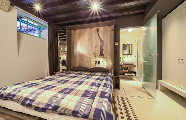 Vibrant and Elegant Downtown Krk Apartments - Photo 2