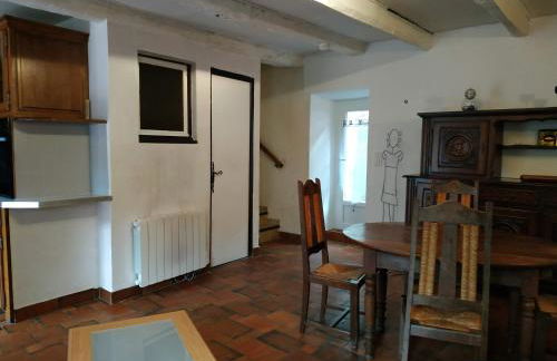 Maison en pierres au cœur d'un village Ardéchois - Photo 5