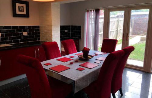 2-Bed Hillside House - Sleeps 4 Garden & Parking - Foto 7