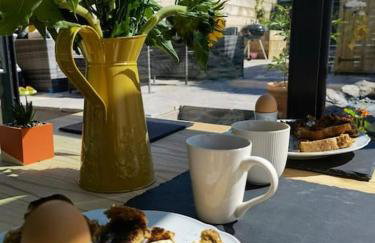 Brynglas Cottage with Hot Tub, Anglesey. - Foto 6