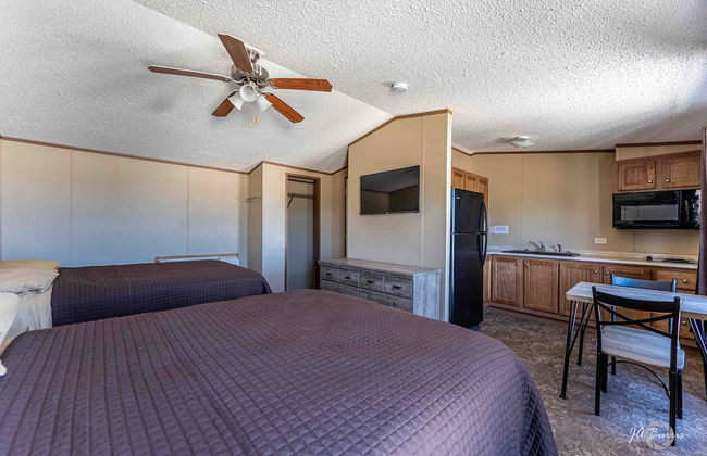 Elite Cabins and RV Park - Photo 19