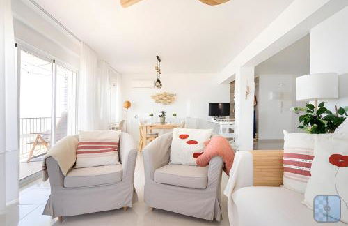 El Acuario - Primera línea y todas las ventanas dan al mar - Foto 13