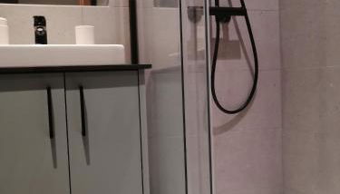 LE 400 à BSM - Photo 2, Shower