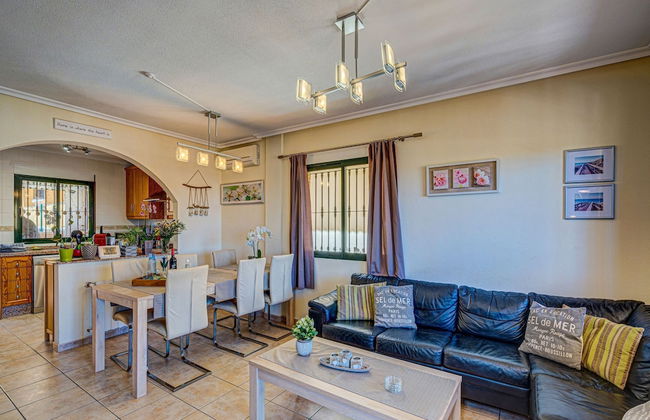 Coastal Comfort in Orihuela - Foto 19