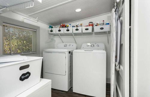 Creole Cottage - 2 Bed, 1 Bath, Pet Friendly with Fee, Walk to Downtown, Grill, Washer & Dryer - Foto 63