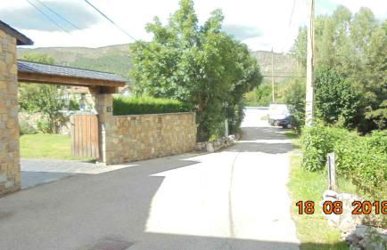 Casa de piedra y madera vistas a montañas y prados - Foto 4