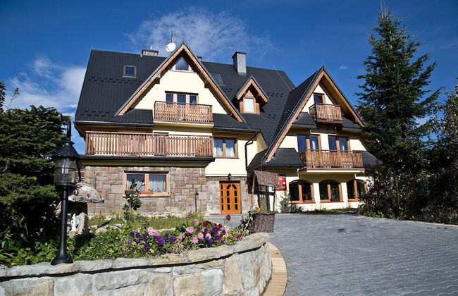 Willa Serafin - Photo 1