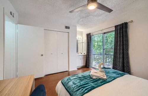 Your 2B Getaway - Steps 2 Dtwn - Sleeps 6 - Pool and Prkg - Foto 23