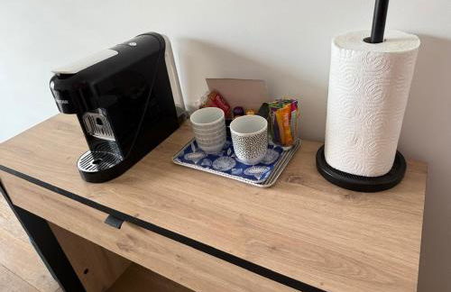 Appartement cosy à Paris en métro -balcon & wifi - Foto 6