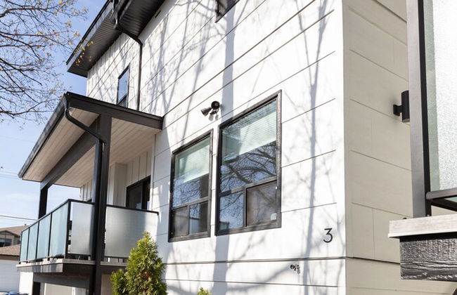 DT 3-lvl Townhouse w Rooftop Patio - Photo 52