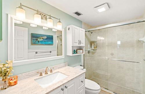 Heated PoolFire PitOutdoor KitchenCorn Hole - Foto 29