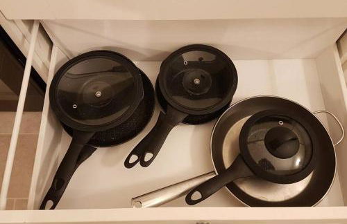 Perfect Family & Friends Home, Free Parking Security Onsite - Photo 18