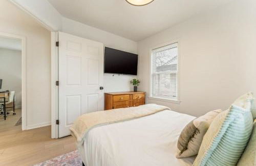 Central Denver Hangout with Huge Backyard - Foto 18