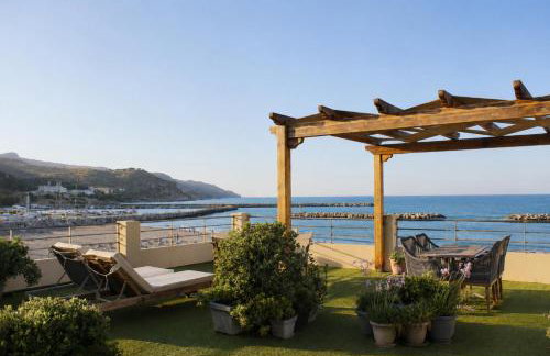 Xristinas Seaside Apartments - Photo 2