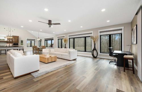 Luxury Modern Lodge Near Fort Wayne with River Views - Foto 1