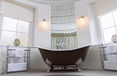 Cornhill Castle - Photo 63