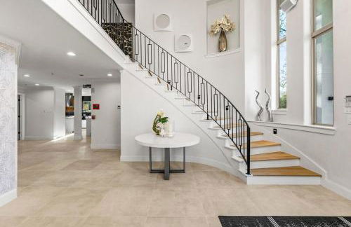 The LUX at West Event & Stay, Pool, Golf & Pickle - Foto 23