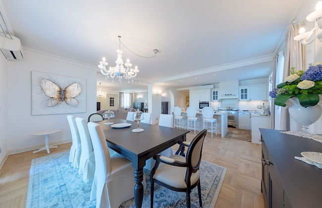 Luxury Lakefront Catullo with pool - Photo 27