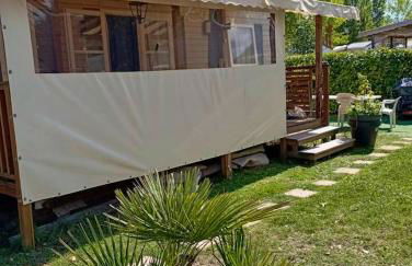 Bungalow confortable à Condrieu avec piscine partagée - Foto 2