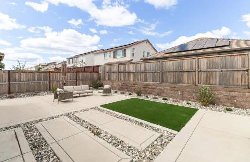 Spacious new house in Folsom Ranch 4BD and 3BA with backyard and BBQ grill - Foto 43