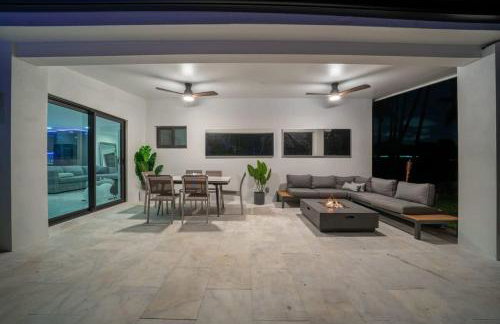 Luxury Villa Azure with Heated Pool 20 minutes to Beach - Foto 55