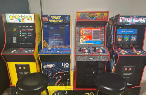 Spacious 3 Bedroom Home with Game Room and Parking - Foto 2