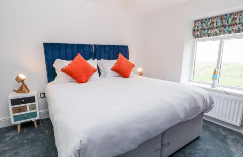 HollyDale - Photo 17