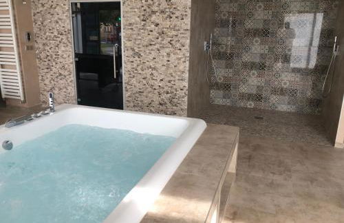 LE LOFT A BULLES (85m2 Jacuzzi Hammam Billiard Bar Douche Sauna) - Foto 31