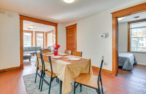 Walk to Washington Park: Remote Work-Ready Apt! - Foto 2