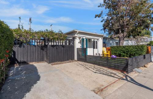 Classic Beach Bungalow - Parking, Private Patio & Pet Friendly! - Foto 20
